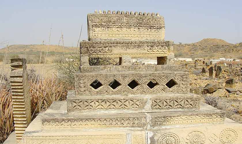 Tomb in Narathar graveyard.