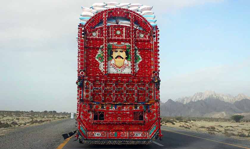 A singer of the common folk