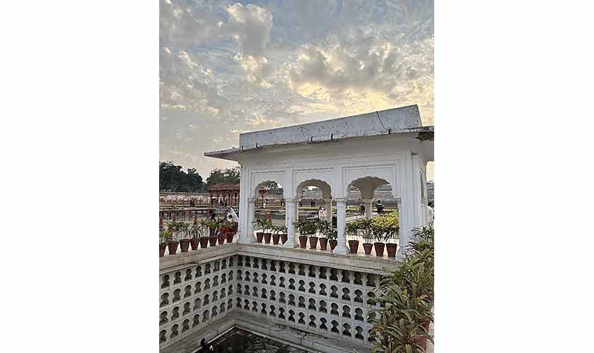 Baradari and Marble wall in Shalamar Garden.
