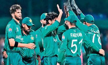 Pakistan mark historic 1000th ODI with memorable win over Australia