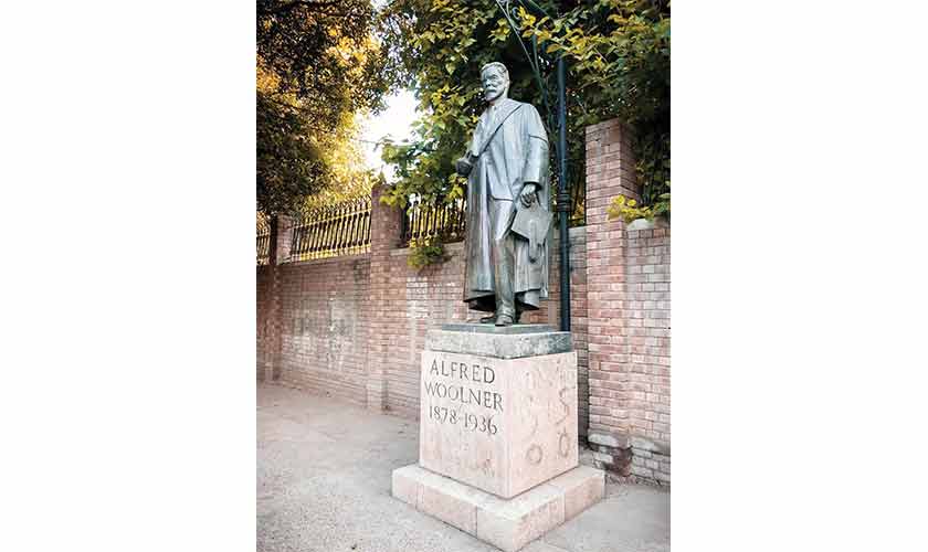 Alfred Woolner Statue near Punjab University.