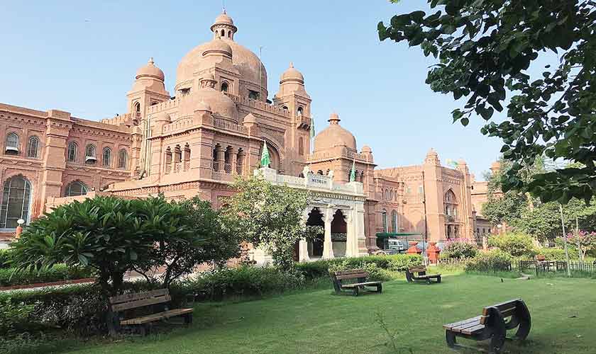 Magnificent Building of Lahore Museum. — Photos by the author
