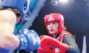 Pakistan’s ‘honey boxer’ Fatima breaking barriers
