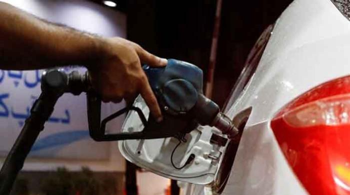 Govt slashes petrol price by Rs2 to Rs263.45 for next fortnight
