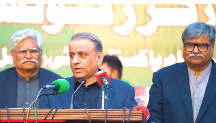 Federal Minister for Communications Abdul Aleem Khan addresses workers’ convention of Istehkam-e-Pakistan Party in Sheikhupura on December 7, 2025. — YouTube/Geo News/screengrab