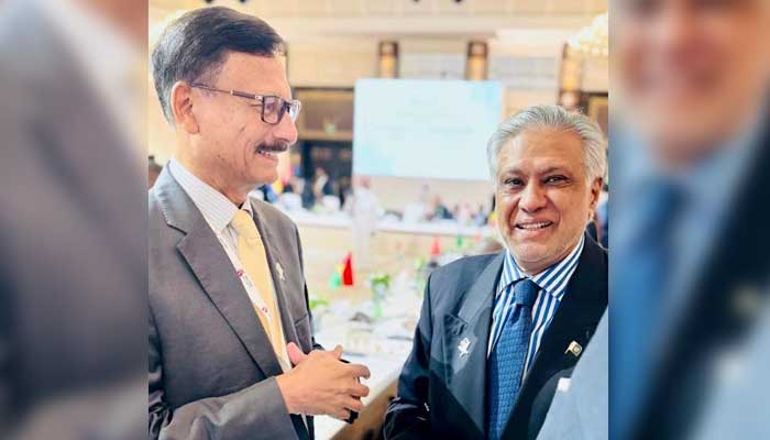 DPM and FM Ishaq Dar (right) meets Bangladeshs Adviser on Foreign Affairs Touhid Hossain on sidelines of Emergency Arab-Islamic Summit on September 14, 2025. — X@MIshaqDar50