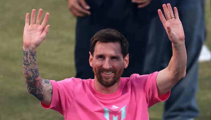 How much did Messi earn from India tour?