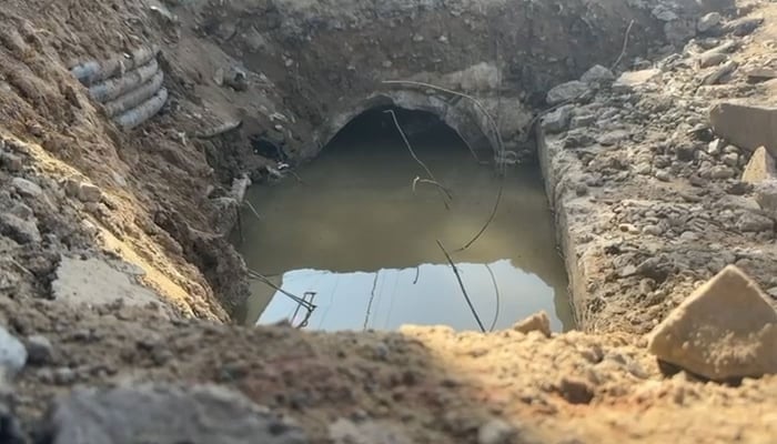 A representational image of an open drain in Karachi. — Geo News/File