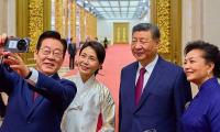 Lee’s Xi Selfie Draws Humour And Attention Online