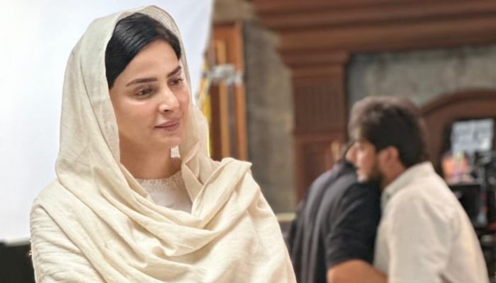 Pakistani actor Saba Qamar as Sahar Moazzam in Case No. 9. — Instagram@harpalgeotv