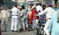 Traffic police officers to issue e-challans using mobile app in Karachi