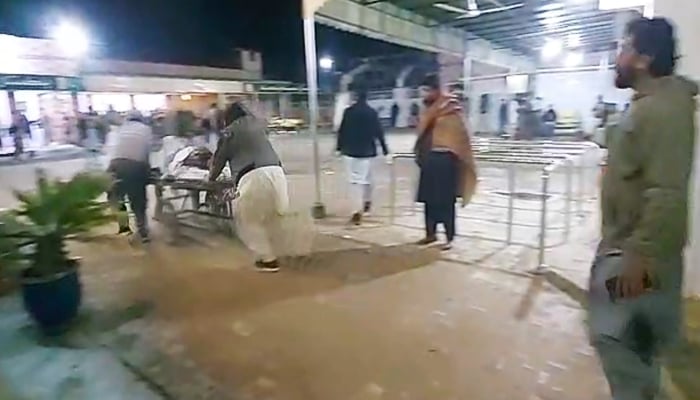Injured being shifted to District Headquarter Trauma Centre in Dera Ismail Khan after suicide blast targets wedding at peace committee leader near Qureshi Mor, DI Khan, Khyber Pakhtunkhwa , January 23, 2026. — Screengrab via video/Reporter