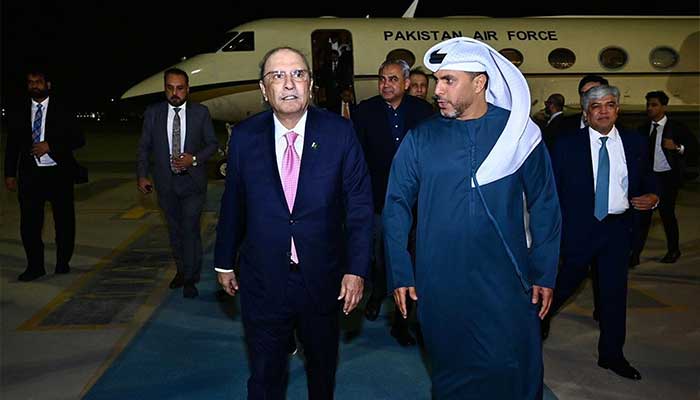 President Asif Ali Zardari and First Lady Bibi Aseefa Bhutto Zardari being received by the Minister of Justice of the United Arab Emirates Abdullah bin Sultan bin Awad Al Nuaimi at the Presidential Flight Terminal of Zayed International Airport on January 26, 2026. — PID