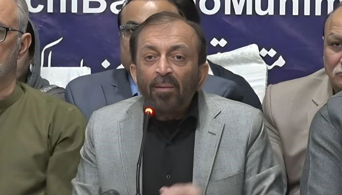 Muttahida Qaumi Movement-Pakistan  leader Farooq Sattar addresses a press conference on January 27, 2026. — YouTube/Geo News/screengrab