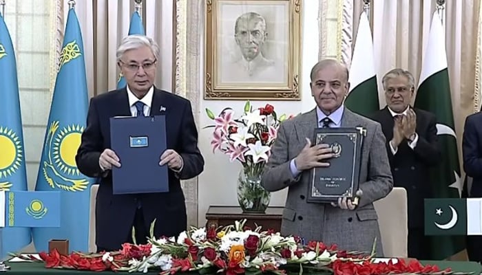 Prime Minister Shehbaz Sharif (right) and Kazakhstan President Kassym-Jomart Tokayev at MoU signing ceremony at Prime Minister House, Islamabad, February 4, 2026. — Screengrab via YouTube/Geo News