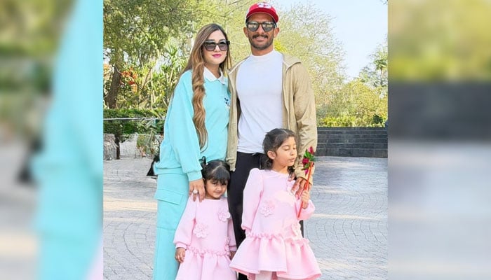 Hassan Ali with wife and daughters. — Instagram/@ha55an_ali