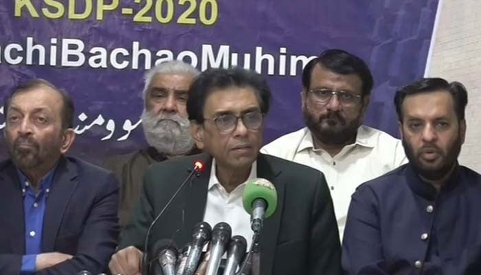 (From left to right) Dr Farooq Sattar, MQM-P Convener Khalid Maqbool Siddiqui and Mustafa Kamal address joint press conference on February 22, 2026 in Karachi. — YouTube/Geo News/screengrab