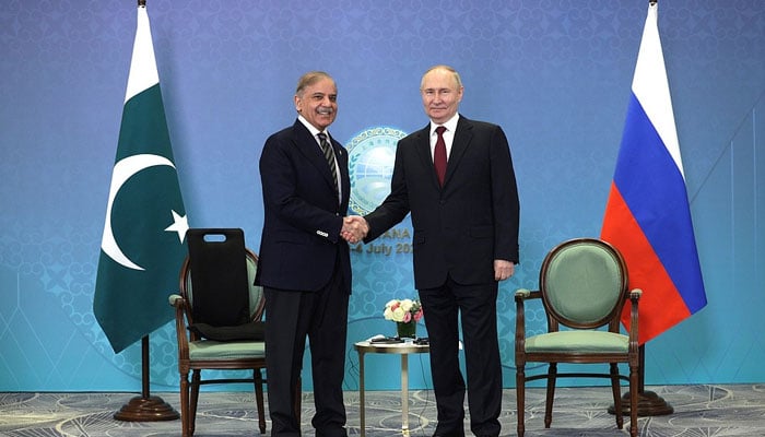 Prime Minister Shehbaz Sharif meets Russian President Vladimir Putin on the sidelines of the SCO summit in Samarkand, Uzbekistan, on September 15. 2022. — Kremlin
