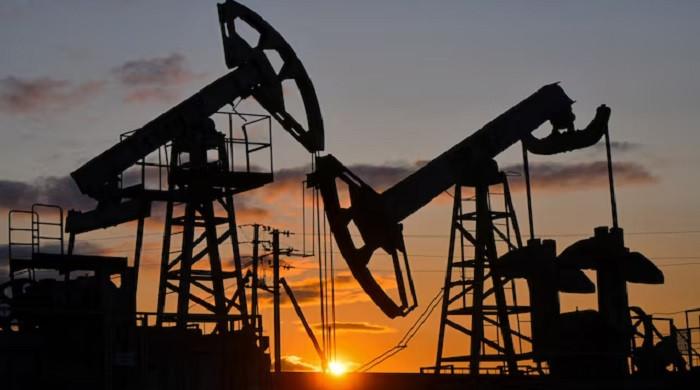 Crude drops sharply to $98 per barrel on diplomacy hopes as Iran signals Hormuz easing