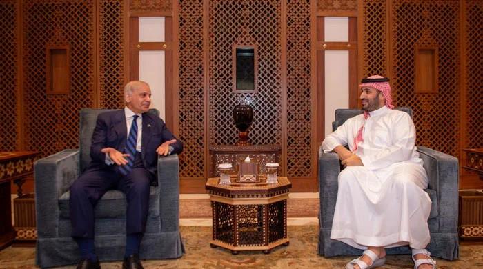 PM urges immediate de-escalation in call with MBS