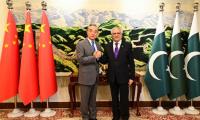 Pakistan key to easing regional tensions, Chinese FM tells Dar, urges Iran-US parleys