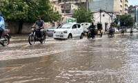 Heavy Showers Trigger Traffic Snarls, Water Accumulation In Karachi