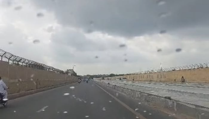 Cloudy weather with tiny drops of rain seen from a cars windscreen in this screengrab taken from a video on April 6, 2026. — Geo News