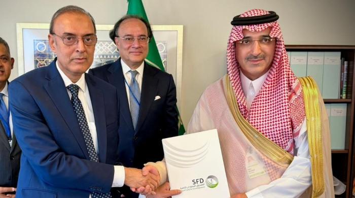 Pakistan, Saudi Arabia sign agreement to extend maturity of $3bn deposit
