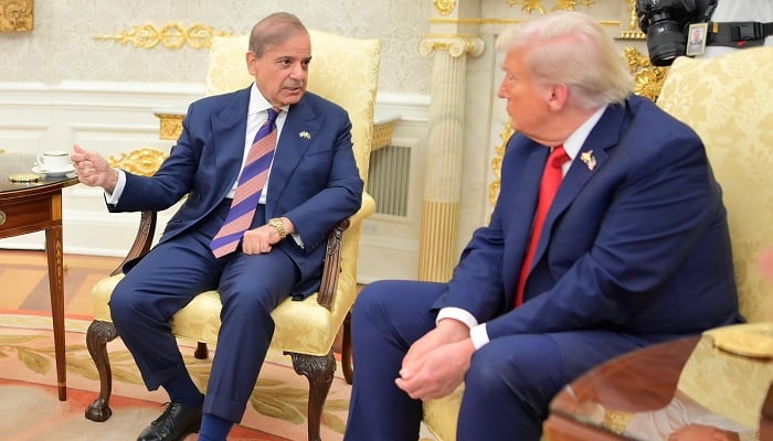 PM Shehbaz Sharif speaks to US President Donald Trump at the White House, Washington. — X/Government of Pakistan