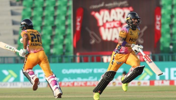 Peshawar Zalmis Kusal Mendis (right) and Farhan Yousaf running between the wickets during their PSL match against Karachi Kings at Gaddafi Stadium, Lahore, on April 22, 2026. — PSL