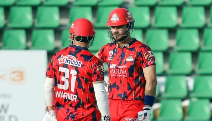 Karachi Kings captain David Warner (left) and batter Reeza Hendricks during their Pakistan Super League (PSL) 11 match against Quetta Gladiators at the Gaddafi Stadium, Lahore, April 25, 2026. — PSL