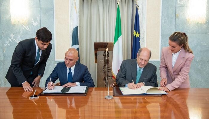 Pakistan, Italy waive visa requirements for diplomatic passport holders