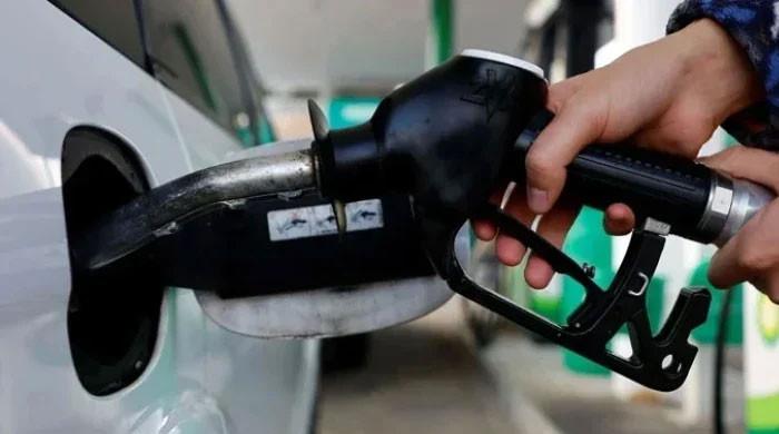 Govt slashes petrol price by Rs4 per litre, no change in diesel price