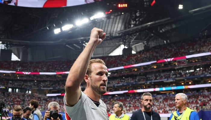 Englands forward #09 Harry Kane celebrates after winning the 2026 World Cup round of 32 match football between England and the Democratic Republic of Congo at the Atlanta Stadium in Atlanta on July 1, 2026. — AFP