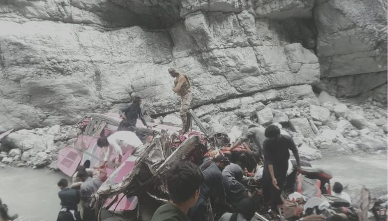 People attempting to rescue injured and collect the dead from the site of a deadly bus crash in Balochistan, June 3, 2026. — Geo News
